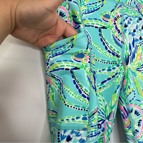 Lily Pulitzer Luxletic Weekender High Rise Midi Bermuda Blue Turtle size XS NWT - Picture 4 of 15